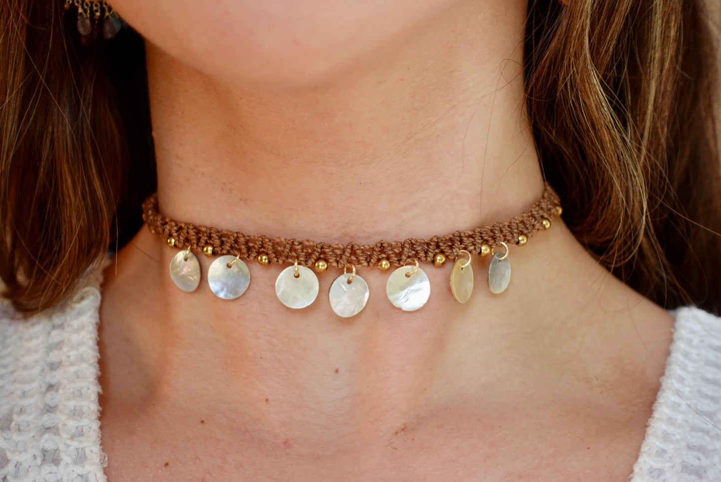 Collar Maui Nácar (cafe)