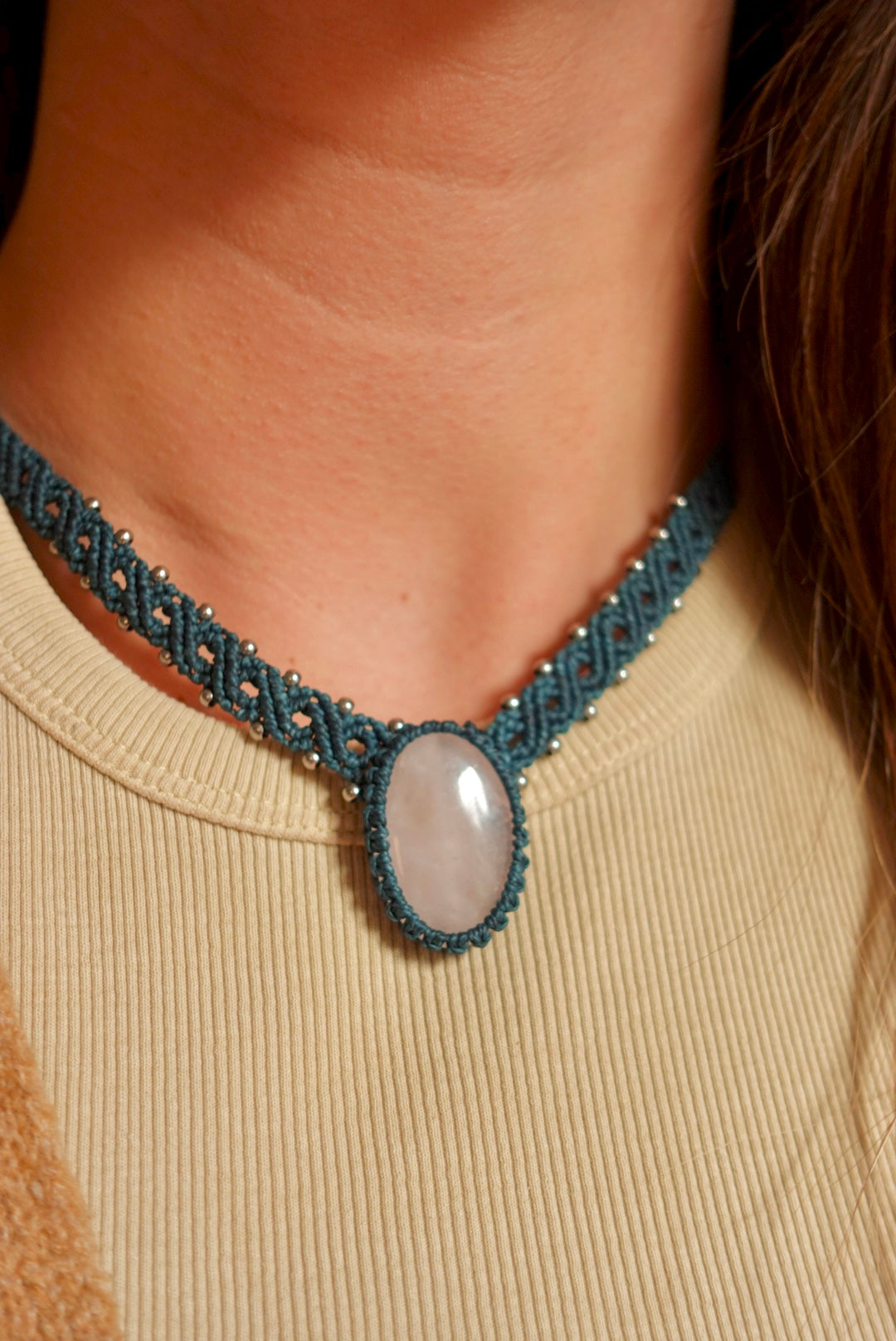 Collar Laos Cuarzo Rosa (azul)