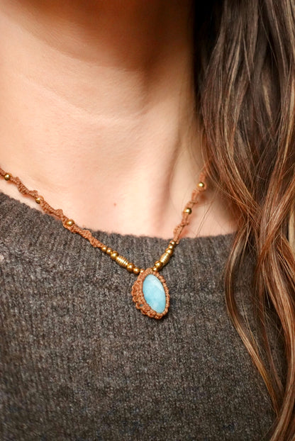 Collar Belice Larimar (cafe)