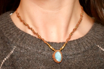 Collar Belice Larimar (cafe)