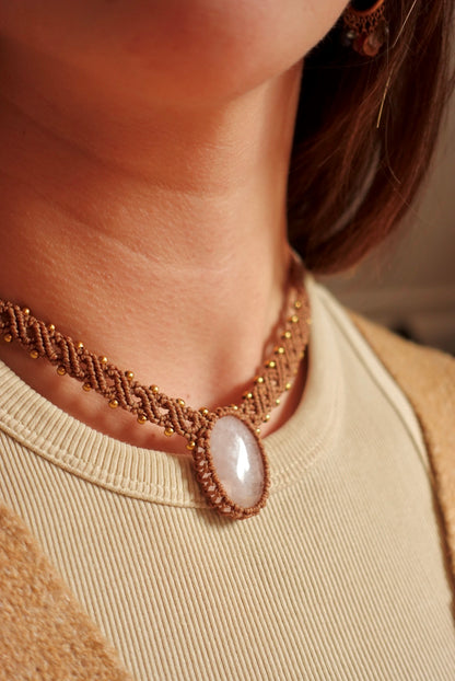 Collar Laos Cuarzo Rosa (cafe)