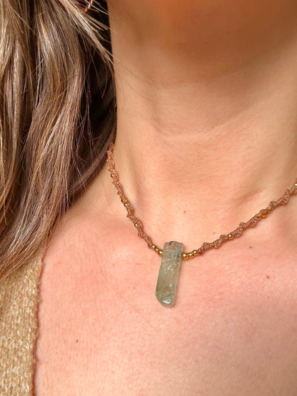 Collar Bélice Prehnita (beige)