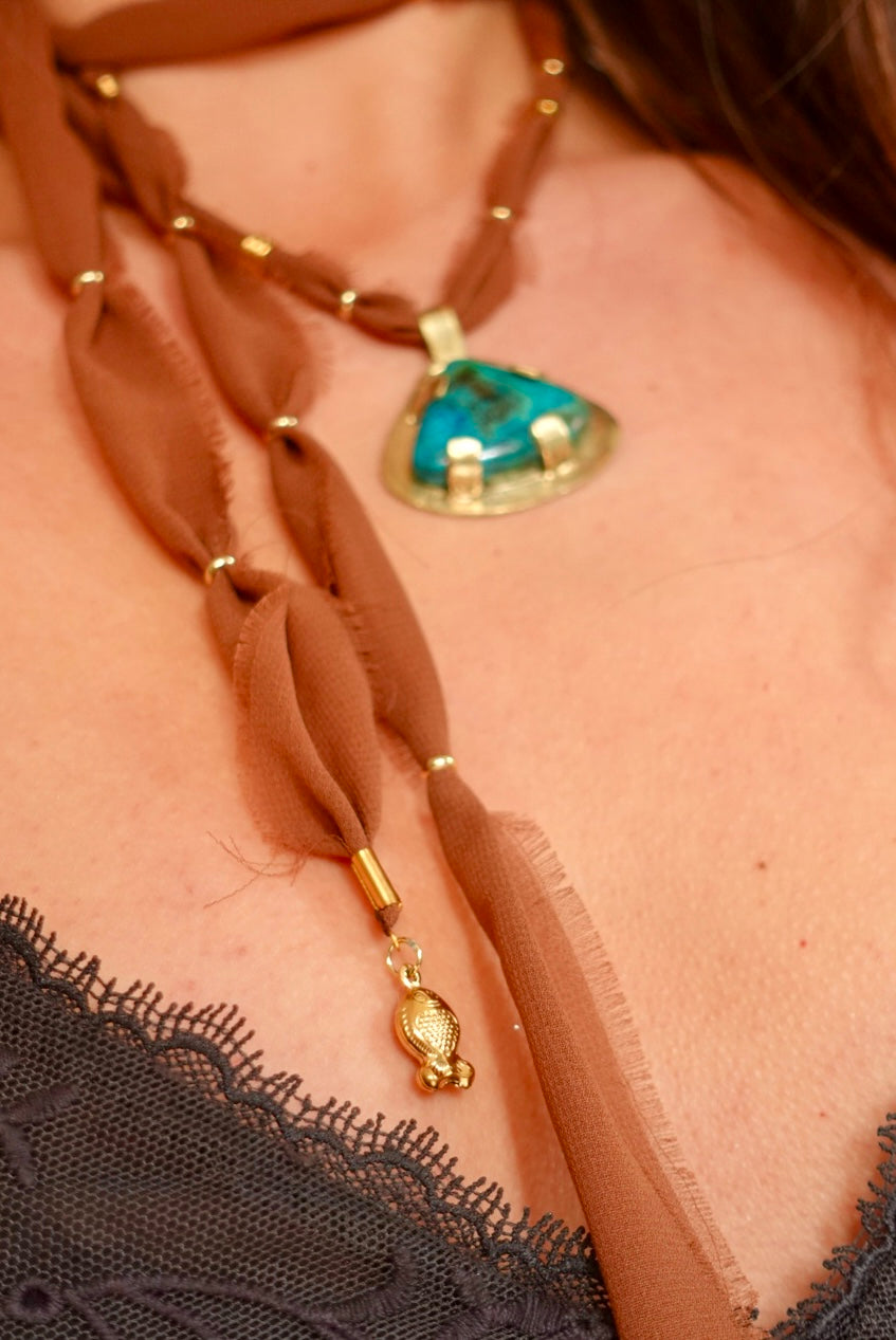 Collar Alchemia Shattuckita (cafe)