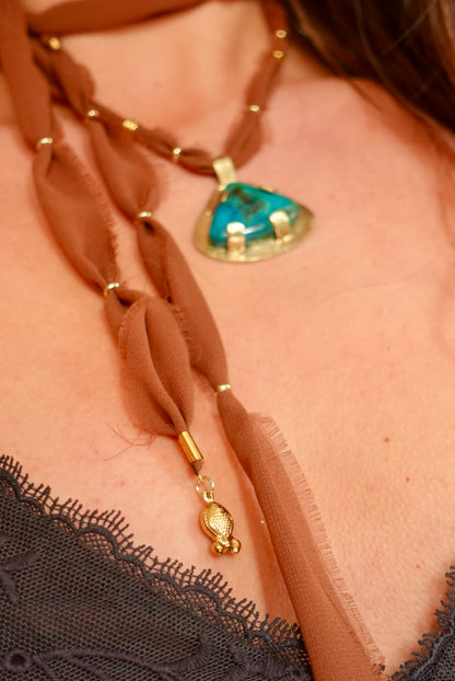 Collar Alchemia Shattuckita (cafe)