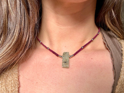 Collar Bélice Prehnita (burdeo)