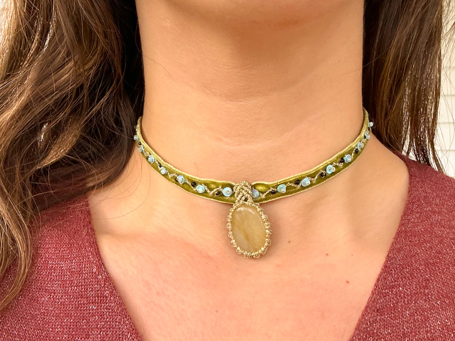 Choker Gardenia Jade Dorado