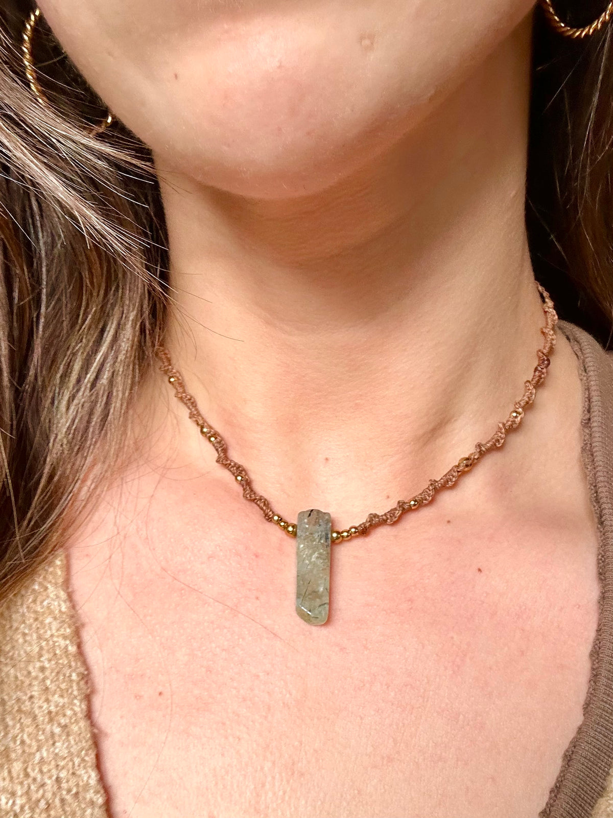 Collar Bélice Prehnita (beige)