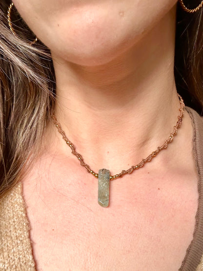 Collar Bélice Prehnita (beige)