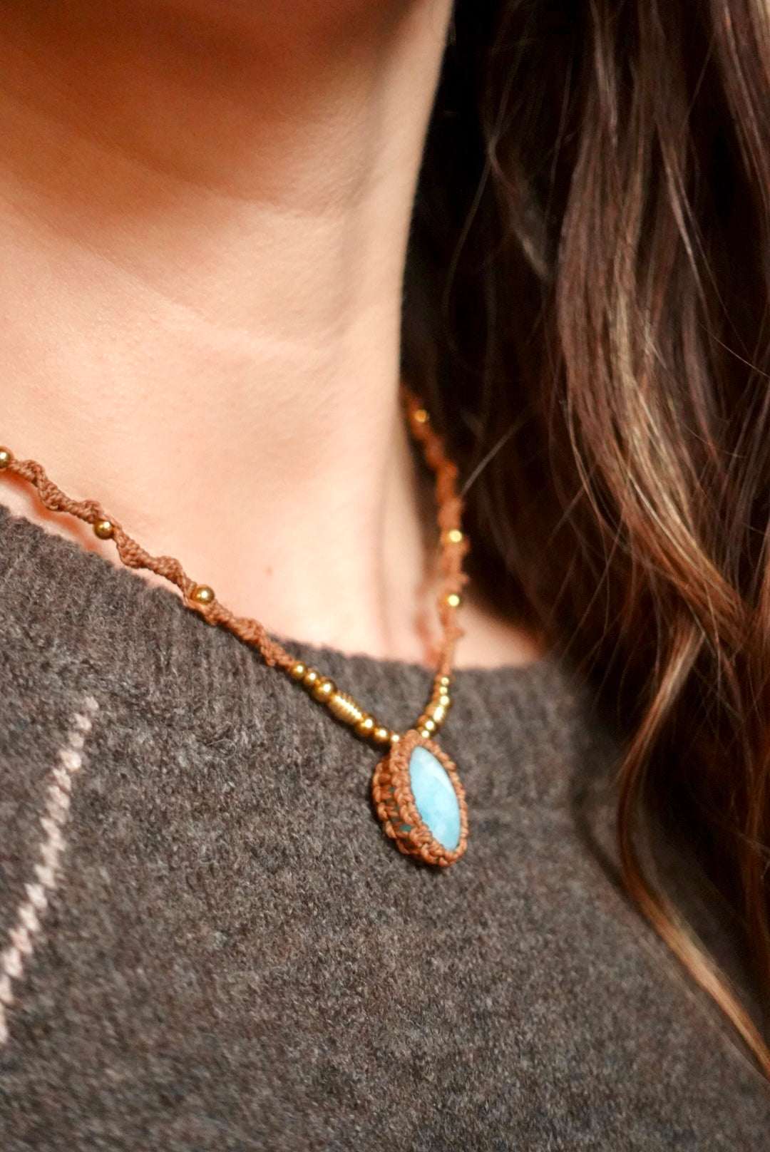 Collar Belice Larimar (cafe)